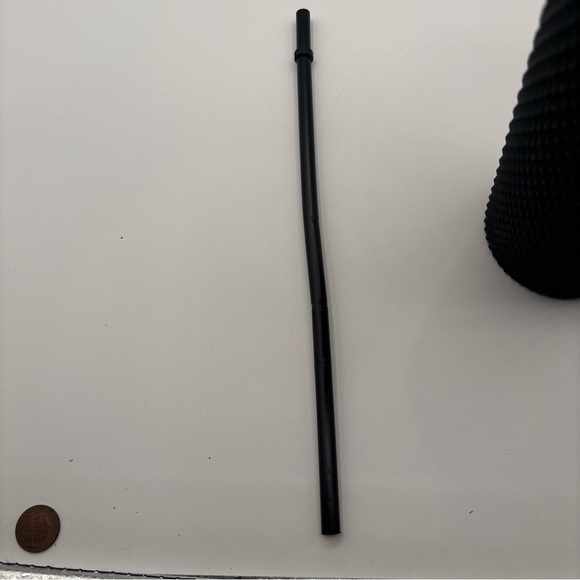 STARBUCKS BLACK MATTE STUDDED TUMBLER WITH STRAW 24 Oz LNC 2019-2021 - Picture 10 of 11